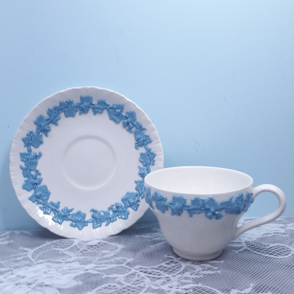 Wedgwood Queensware Lilac Blue Cream Seashell Edge Embossed Grapes Teacup Saucer
